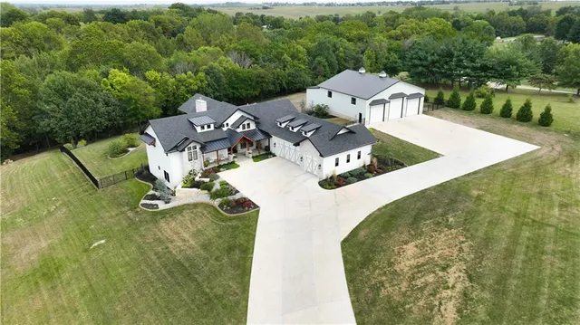 $2,195,000 | 10615 Lancaster Road, Liberty, MO 64068