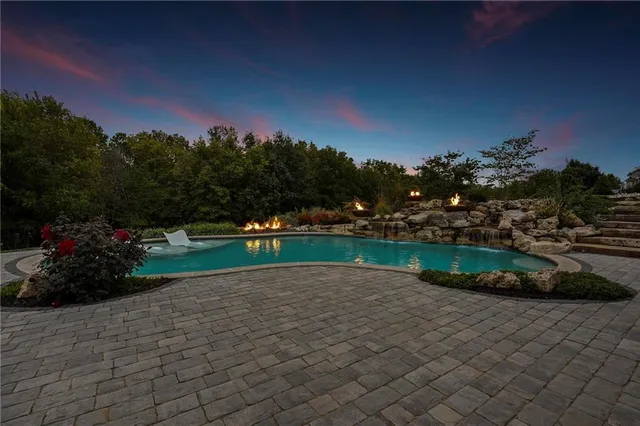 $2,195,000 | 10615 Lancaster Road, Liberty, MO 64068