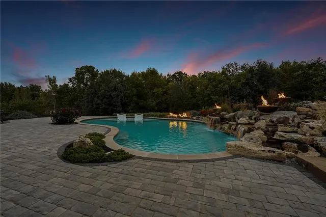 $2,195,000 | 10615 Lancaster Road, Liberty, MO 64068