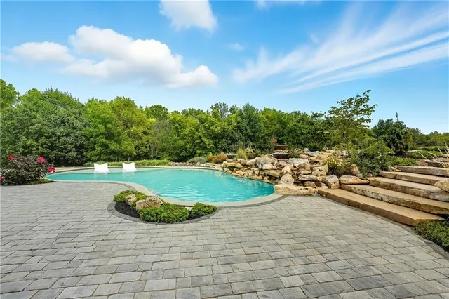 $2,195,000 | 10615 Lancaster Road, Liberty, MO 64068