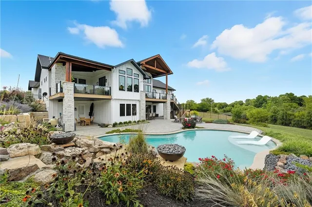 $2,195,000 | 10615 Lancaster Road, Liberty, MO 64068