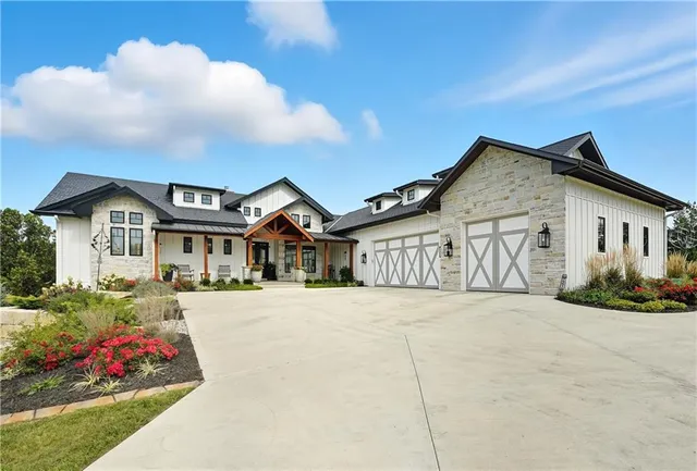 $2,195,000 | 10615 Lancaster Road, Liberty, MO 64068