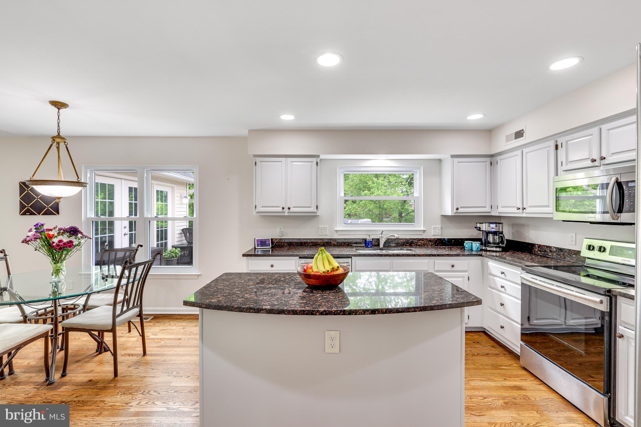 21261 Mirror Ridge Place Sterling, VA 20164 - Photo 9 of 31 Gallery Image 9