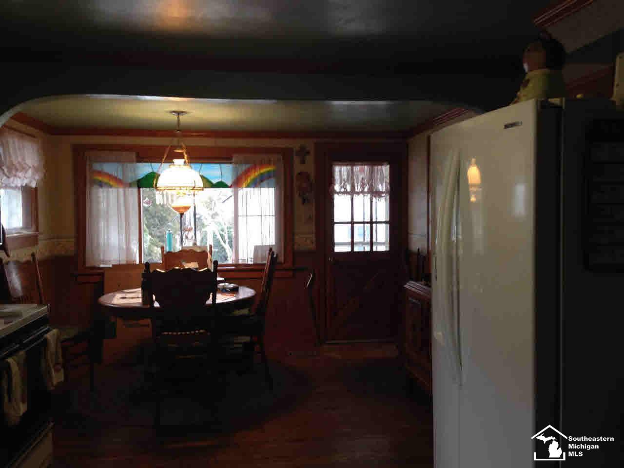 10716 Exeter Road Carleton, MI 48117 - Photo 10 of 25 Eat-in Kitchen