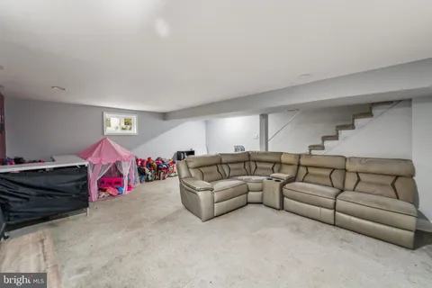 $260,000 | 818 Neptune Avenue, Oxon Hill, MD 20745