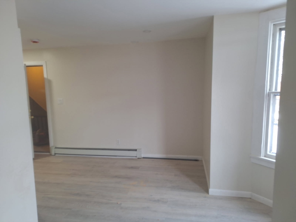 38 Byers Street Springfield, MA 01105 - Photo 13 of 27