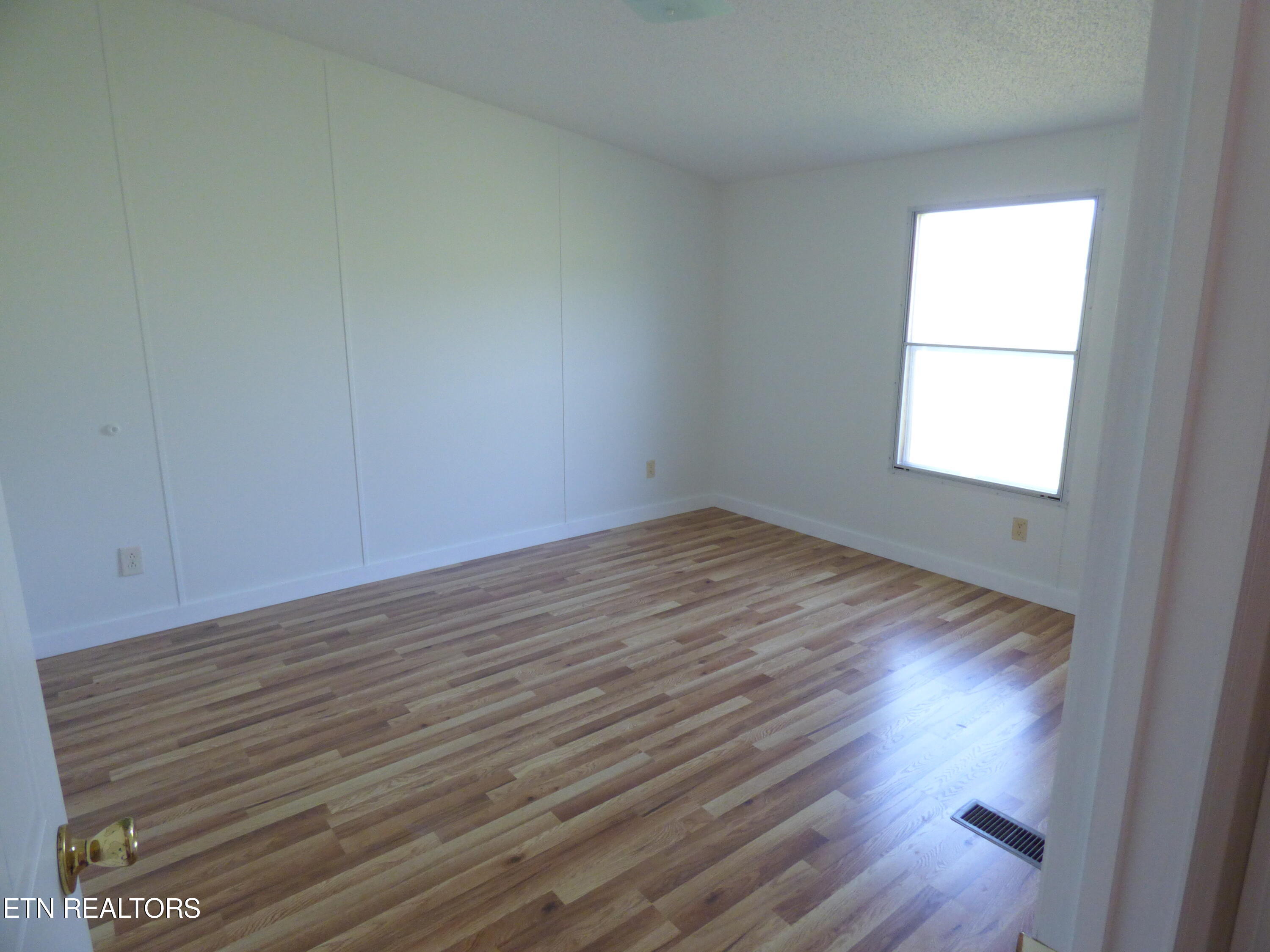 719 Sam Martin Road Dandridge, TN 37725 - Photo 9 of 22 P1290610