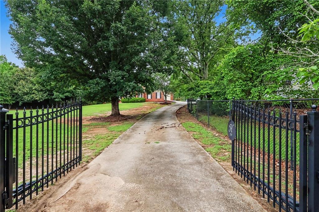 711 Bethel Road Northwest Conyers, GA 30012 - Photo 3 of 52