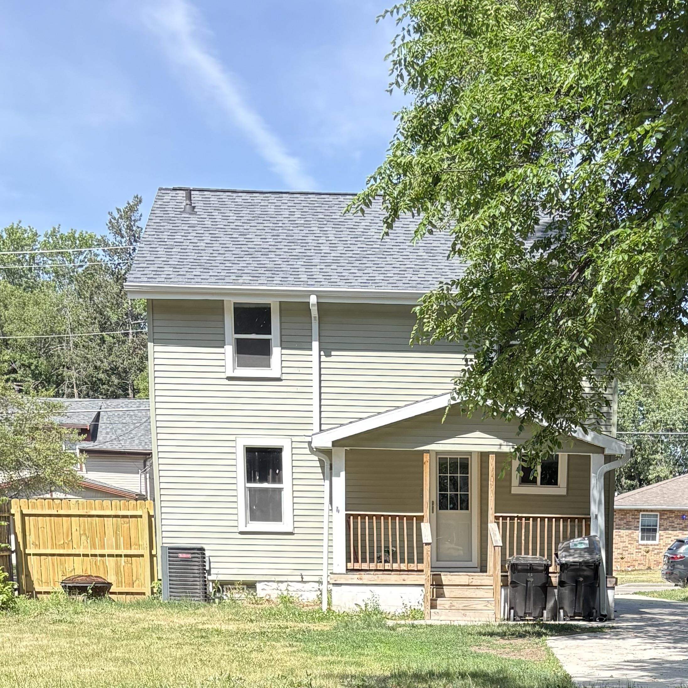 1865 Park Beloit, WI 53511 - Photo 3 of 26