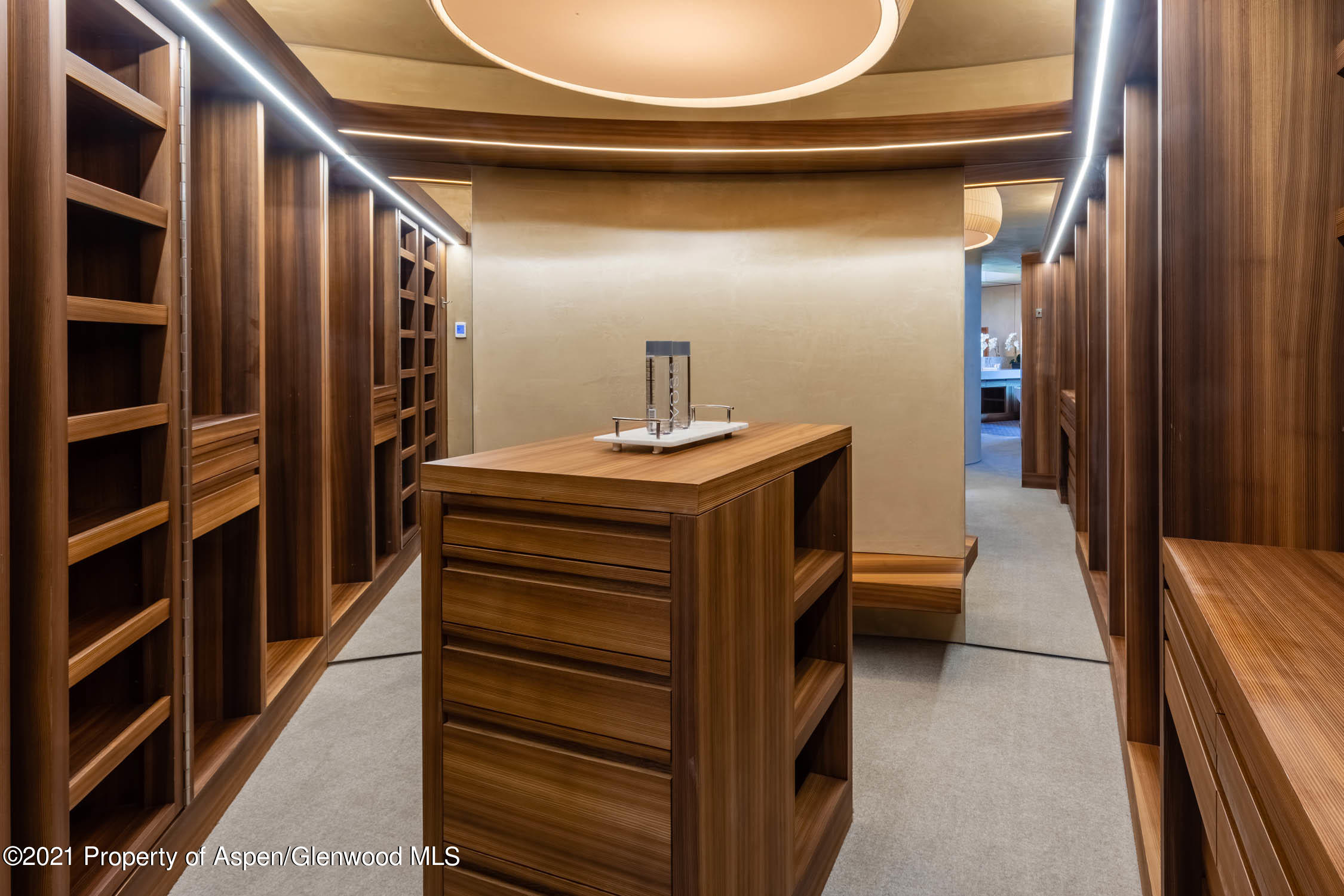 255 Conundrum Creek Road Aspen, CO 81611 - Photo 42 of 70 Extraordinary Master closet