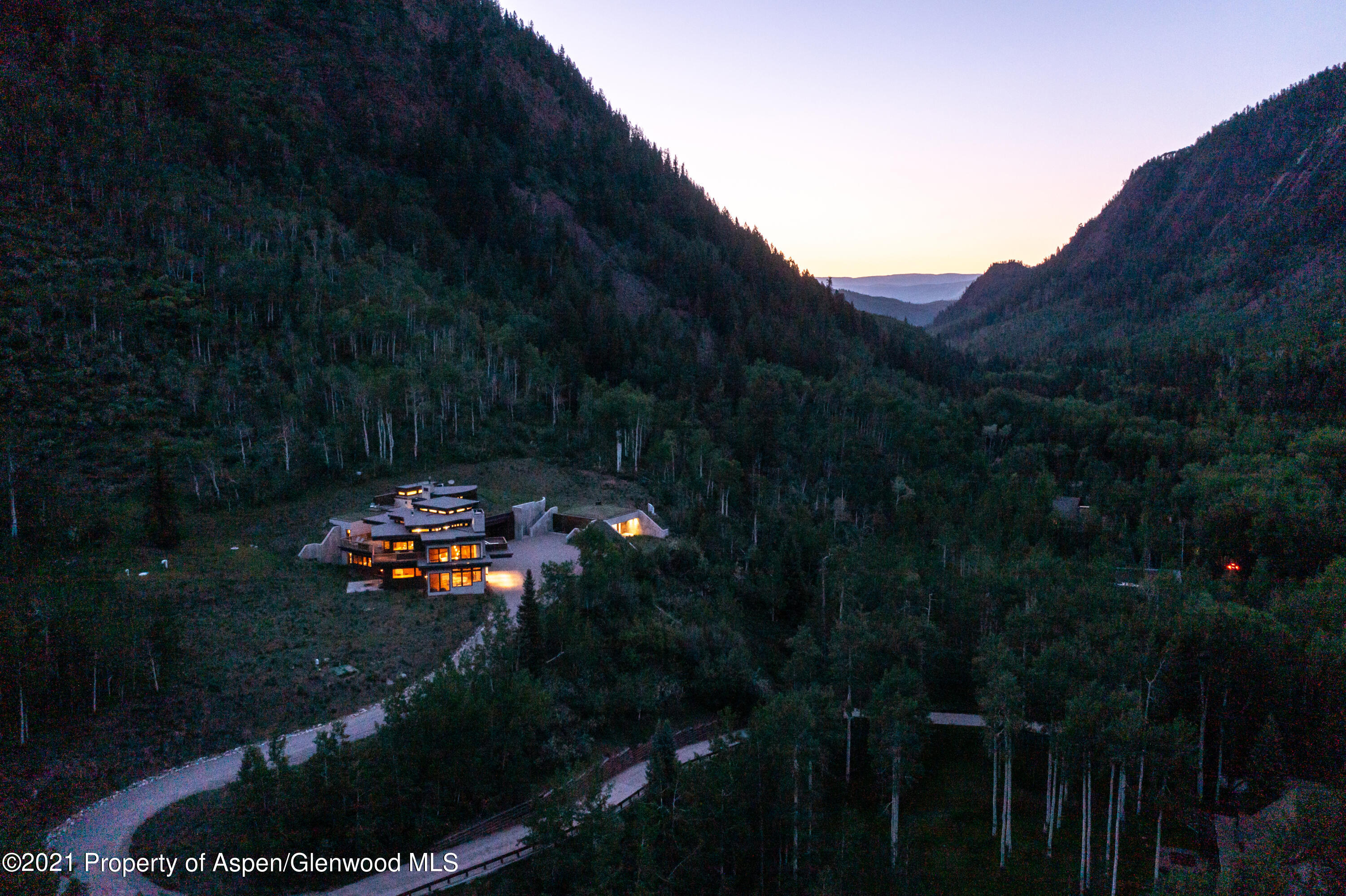 255 Conundrum Creek Road Aspen, CO 81611 - Photo 6 of 70 a view of outdoor space and yard