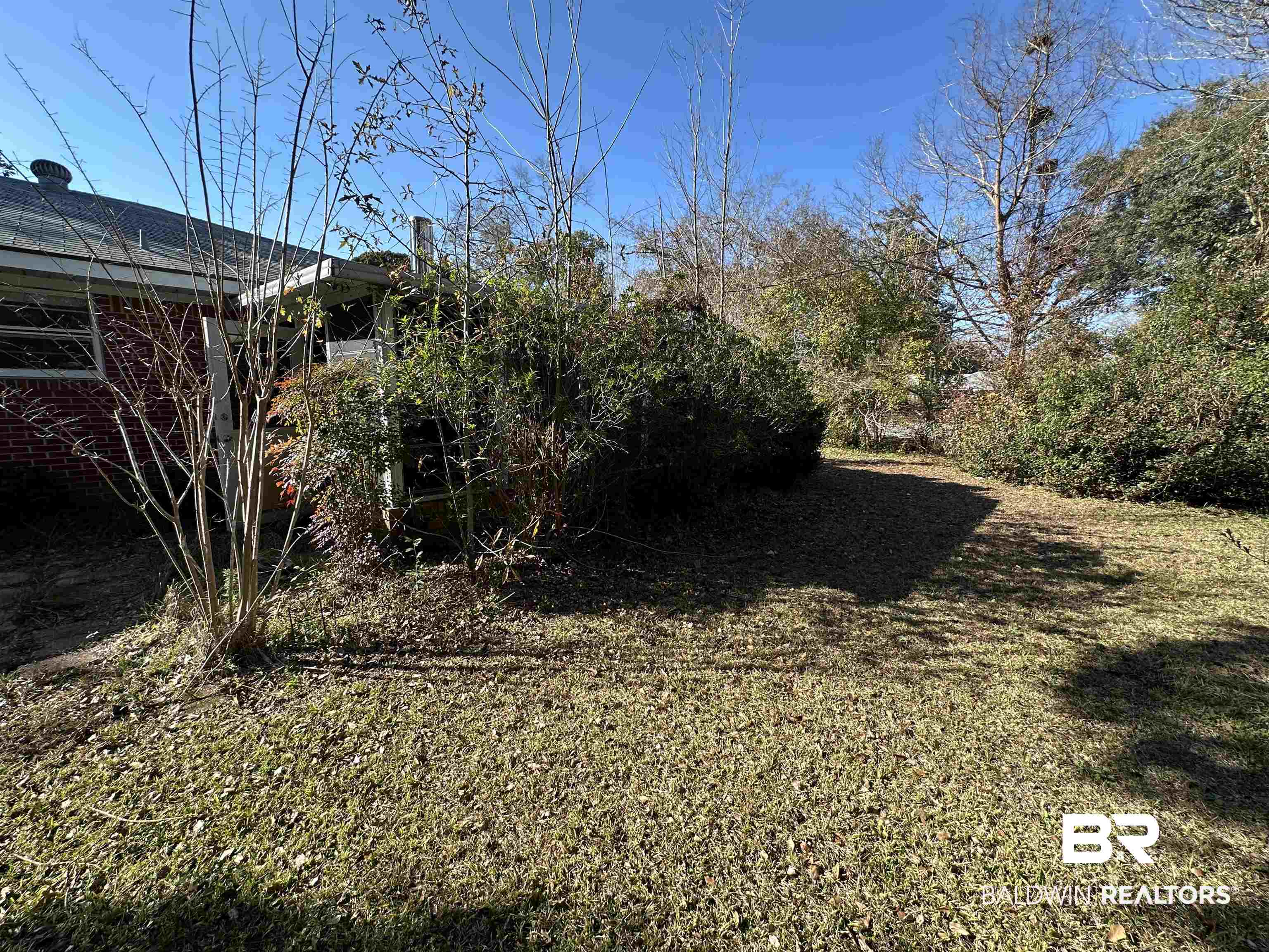 1 Yupon Circle Foley, AL 36535 - Photo 29 of 30 View of green lawn