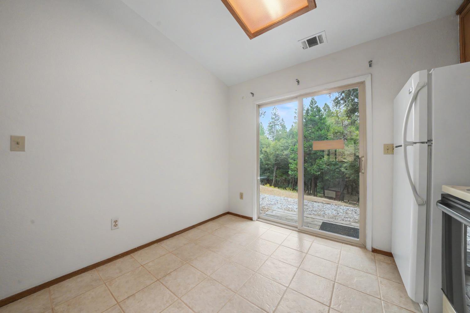 13050 Mt Zion Road Pine Grove, CA 95665 - Photo 9 of 36