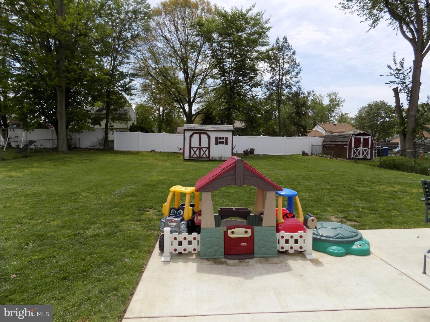 11 Livingstone Road Sewell, NJ 08080 - Photo 18 of 18 Back Yard