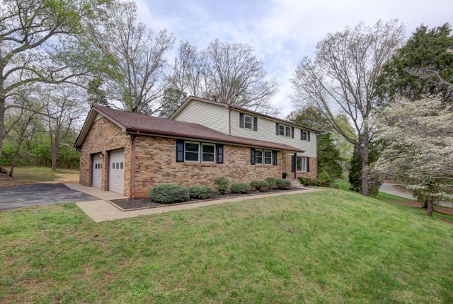 498 Cambridge Road Clarksville, TN 37043 - Photo 3 of 20 Gallery Image 3