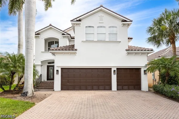 $535,000 | 8724 Banyan Bay Boulevard, Fort Myers, FL 33908