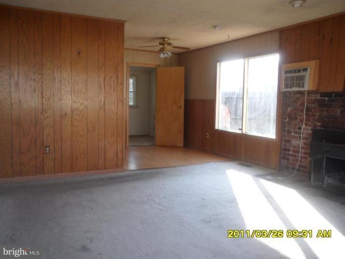 13721 Joyce Road Woodbridge, VA 22191 - Photo 1 of 11 Family Room