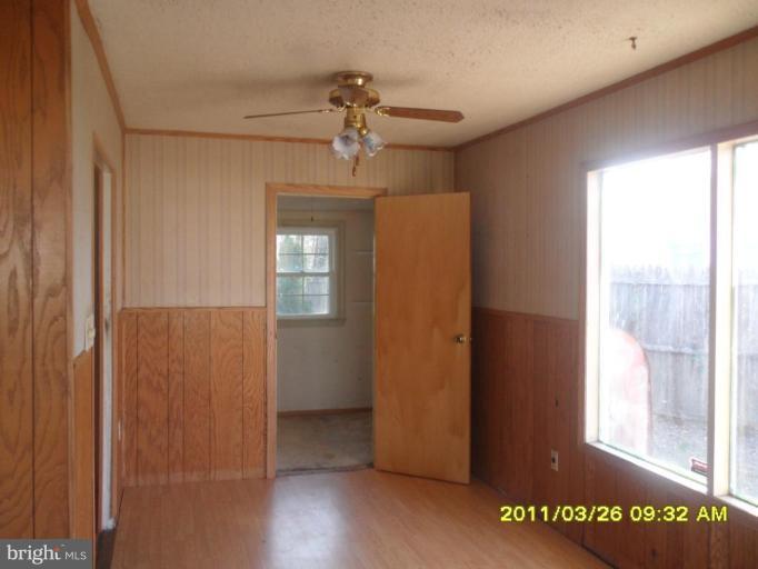 13721 Joyce Road Woodbridge, VA 22191 - Photo 2 of 11 Breakfast Area