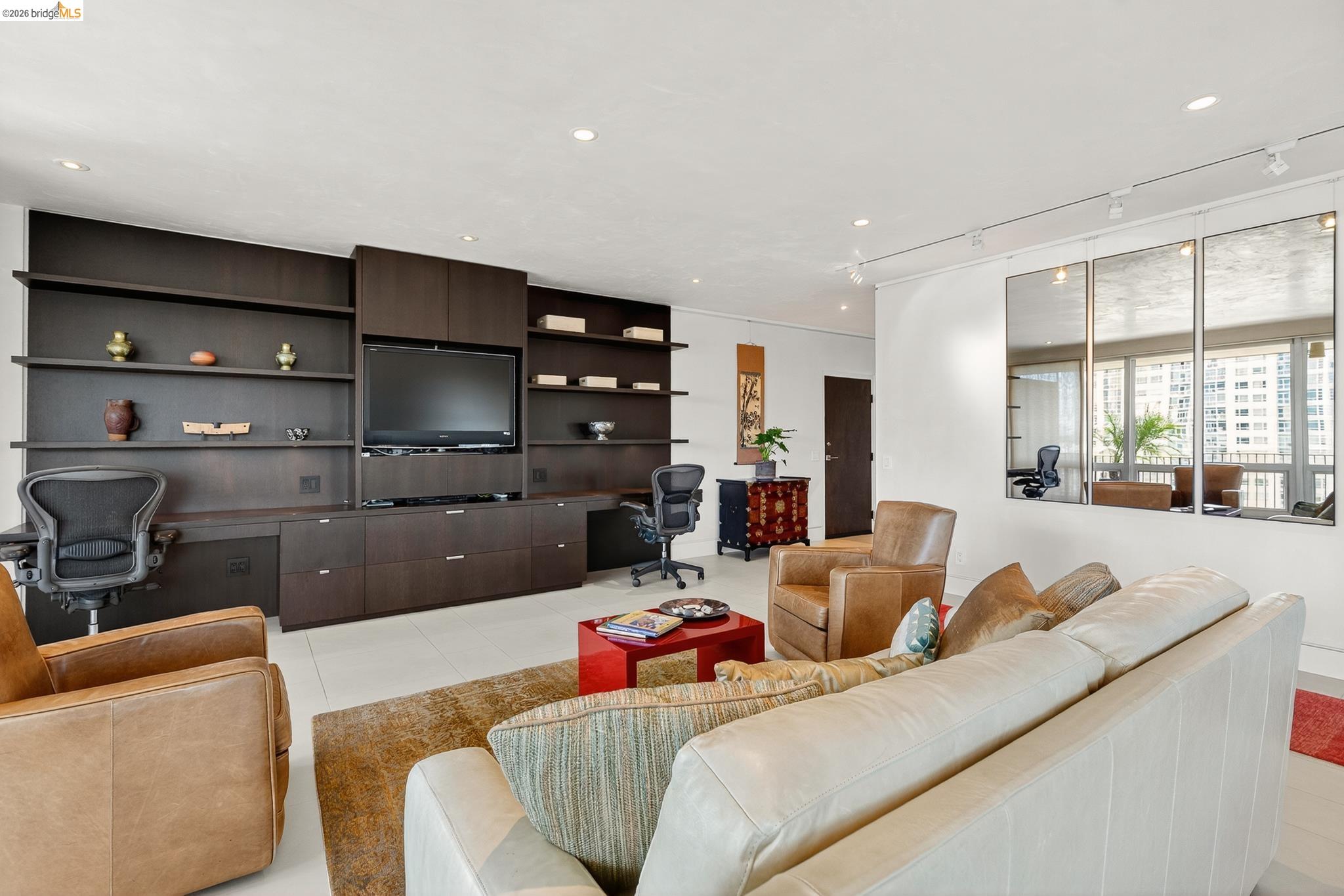 177 19th Street, Unit 10E Oakland, CA 94612 - Photo 5 of 51