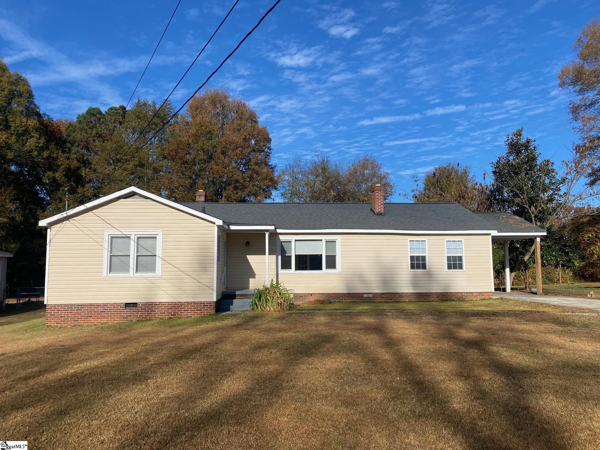 707 Shands Street Clinton, SC 29325 - Photo 1 of 14 Gallery Image 1