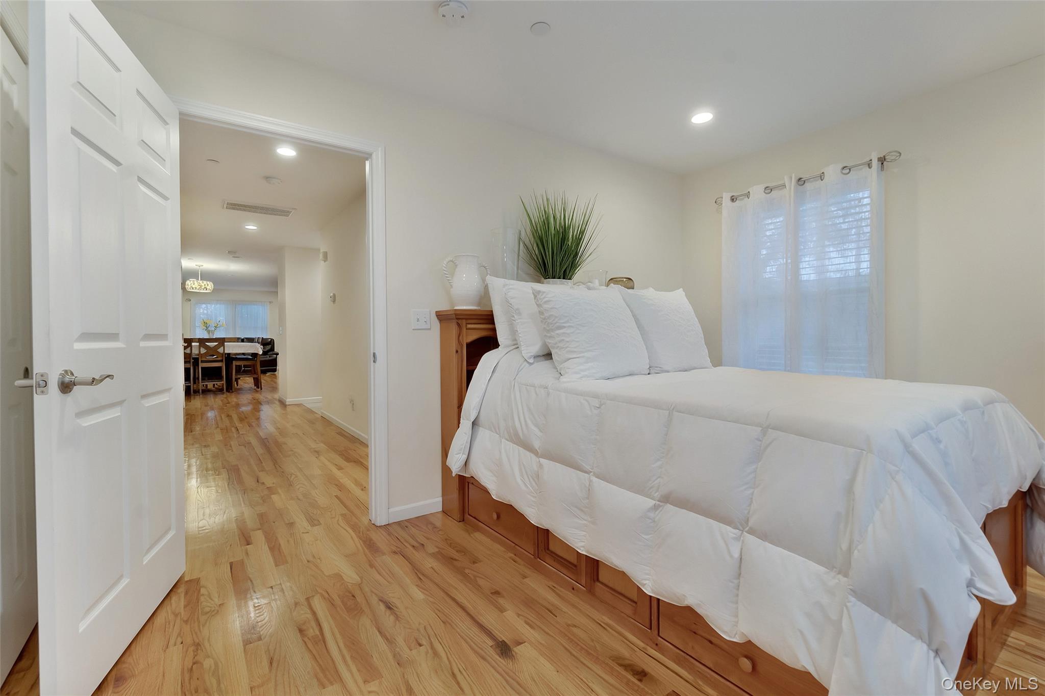 32 Janet Lane Queens, NY 11697 - Photo 14 of 27