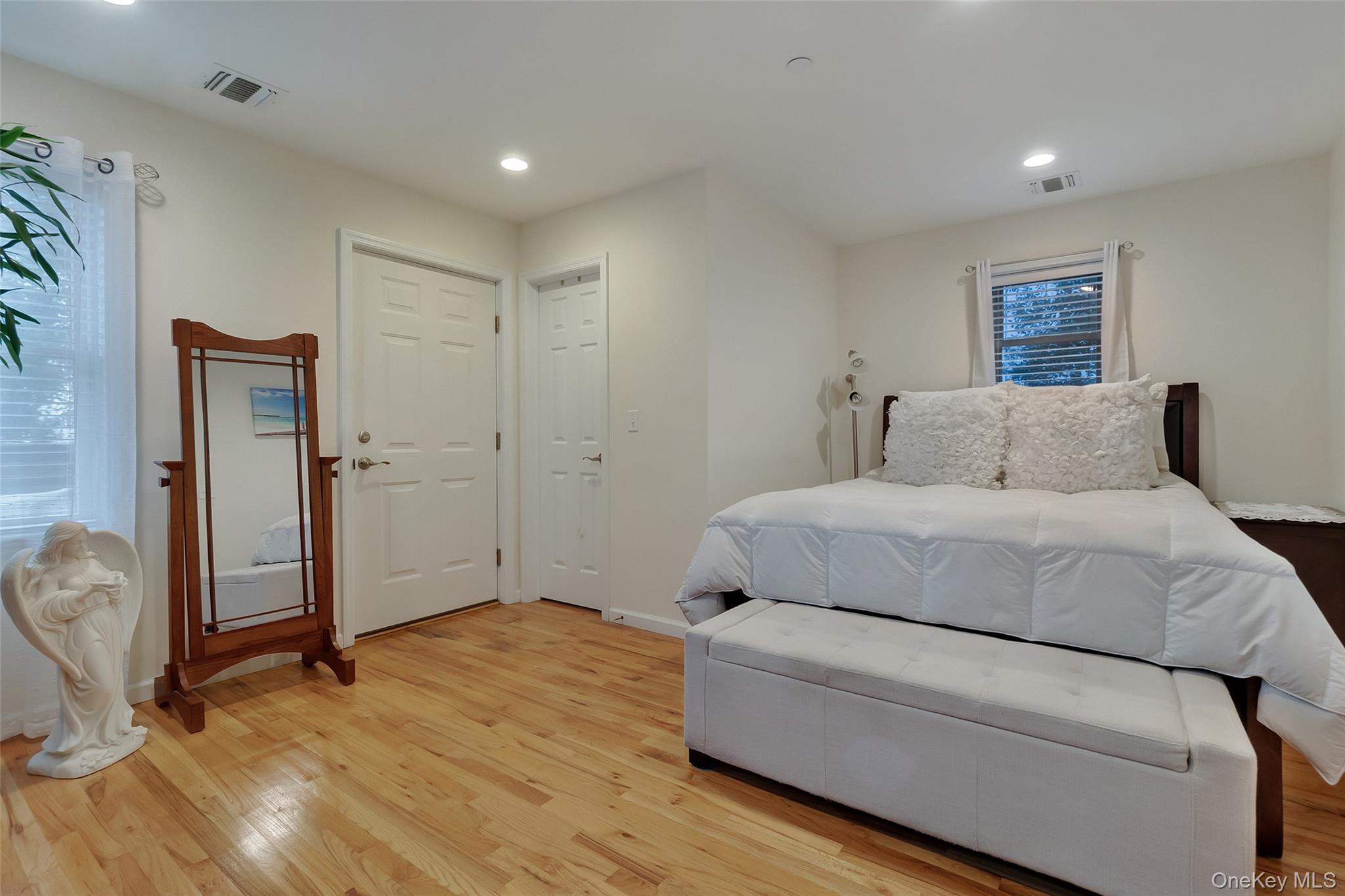 32 Janet Lane Queens, NY 11697 - Photo 15 of 27