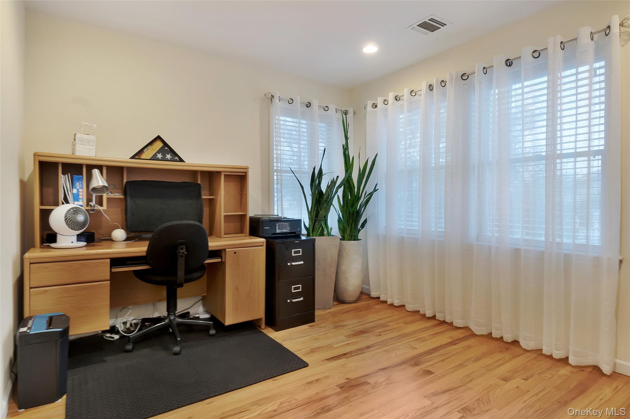 32 Janet Lane Queens, NY 11697 - Photo 18 of 27