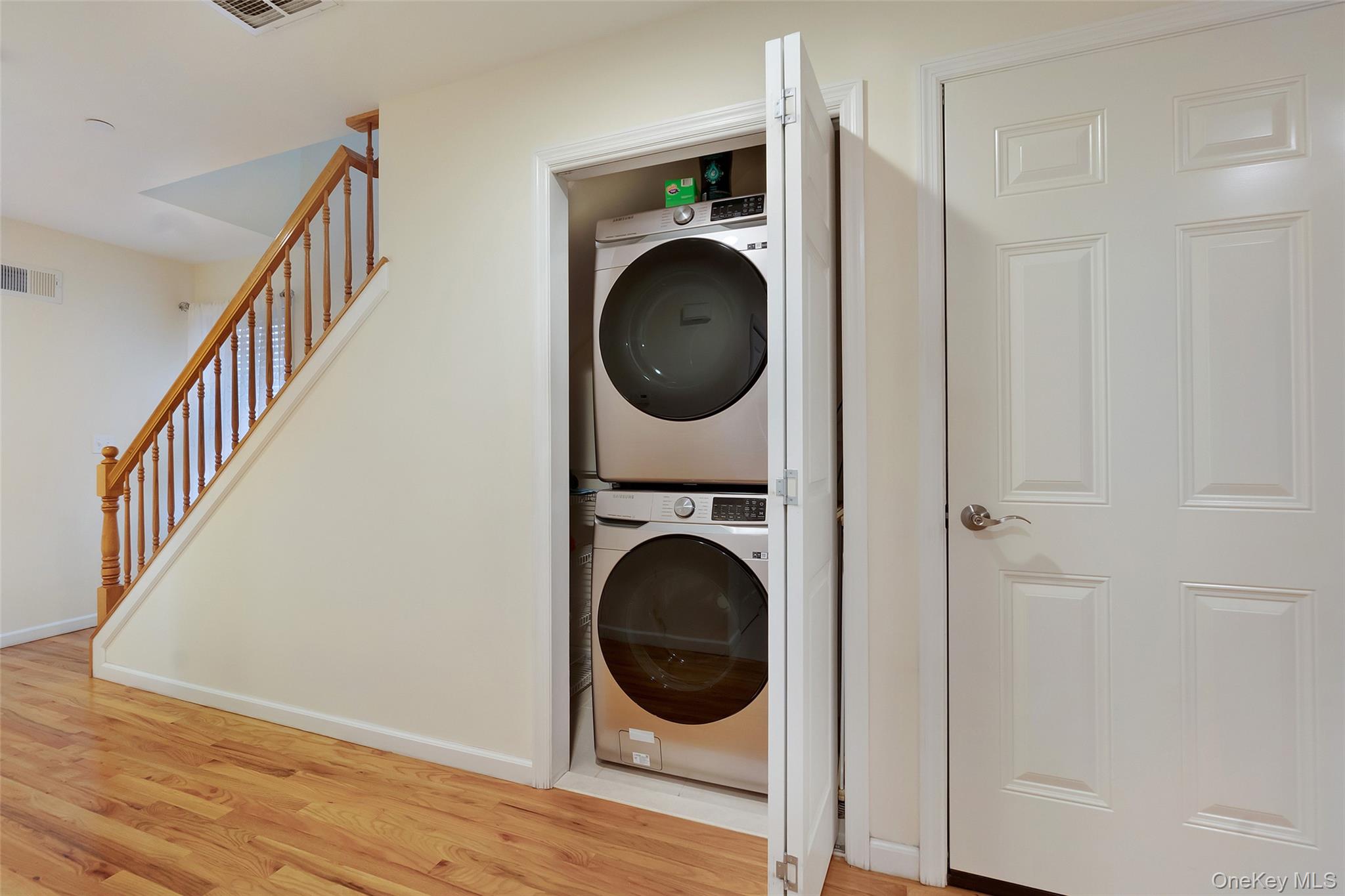 32 Janet Lane Queens, NY 11697 - Photo 10 of 27