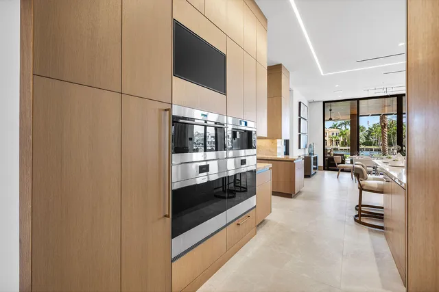 $31,750,000 | 1520 Royal Palm Way, Boca Raton, FL 33432