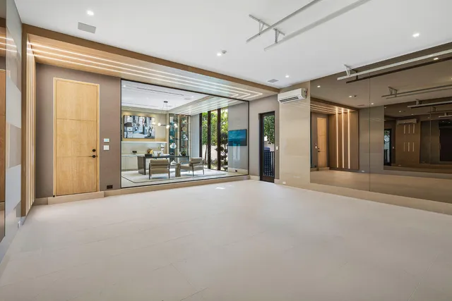 $31,750,000 | 1520 Royal Palm Way, Boca Raton, FL 33432