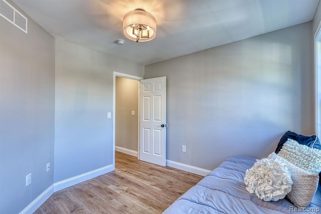 45212 Deneweth Road Macomb, MI 48042 - Photo 40 of 60