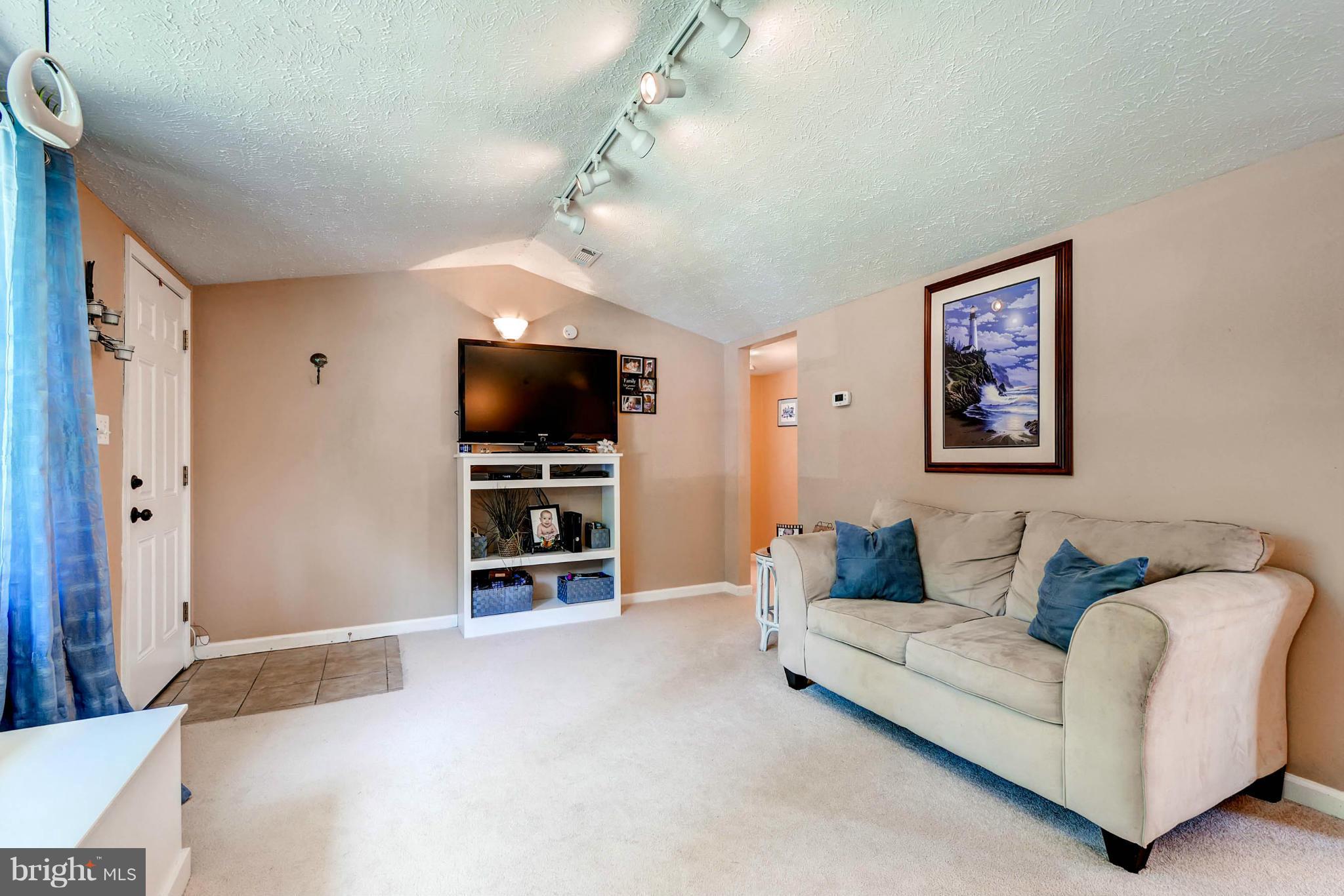 315 Flying Point Road Edgewood, MD 21040 - Photo 6 of 30 Living Room