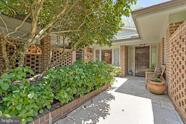 $2,389,800 | 6952 Kyleakin Court, McLean, VA 22101