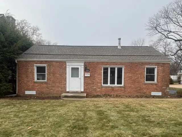 $349,900 | 1110 South Gables Boulevard, Wheaton, IL 60189