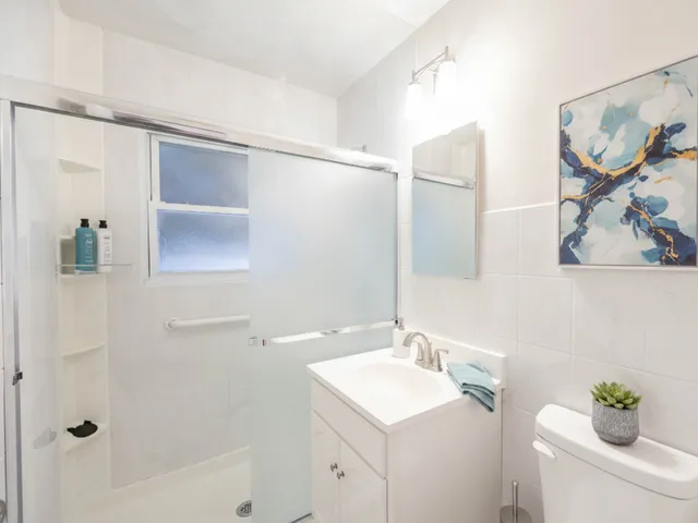 $344,900 | 1110 South Gables Boulevard, Wheaton, IL 60189