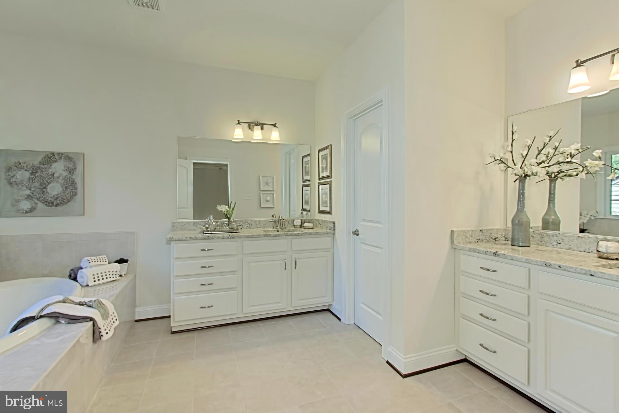 1938 Anderson Road Falls Church, VA 22043 - Photo 22 of 30 Bath (Master)