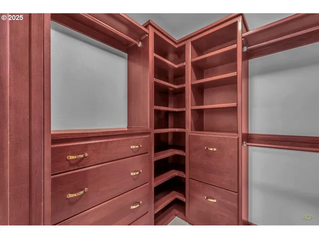 $1,119,000 | 29611 Old Rainier Road, Rainier, OR 97048