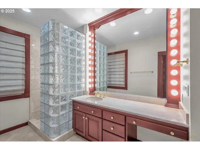 $1,119,000 | 29611 Old Rainier Road, Rainier, OR 97048