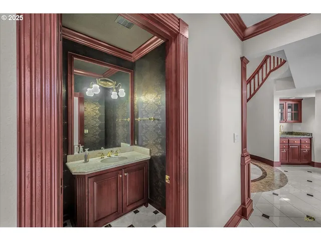 $1,119,000 | 29611 Old Rainier Road, Rainier, OR 97048