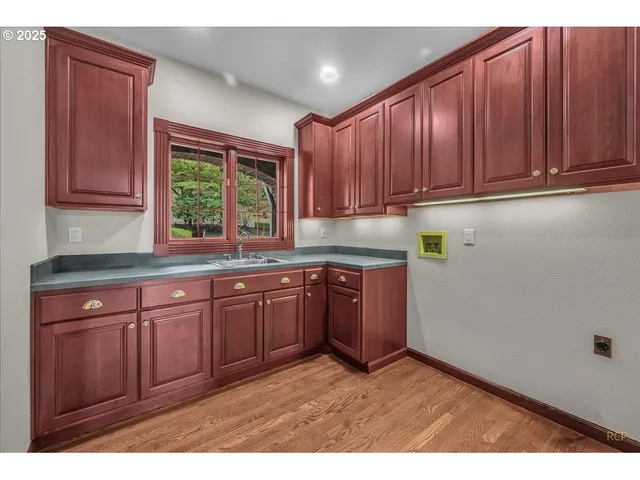 $1,119,000 | 29611 Old Rainier Road, Rainier, OR 97048