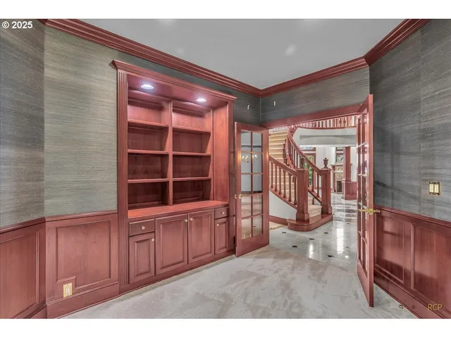 $1,119,000 | 29611 Old Rainier Road, Rainier, OR 97048