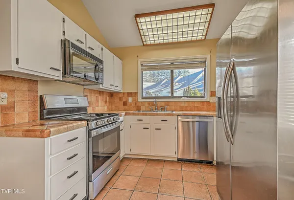 $255,000 | 605 Redstone Drive, Unit 21, Bristol, TN 37620