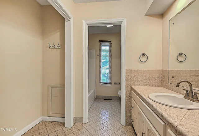 $260,000 | 605 Redstone Drive, Unit 21, Bristol, TN 37620