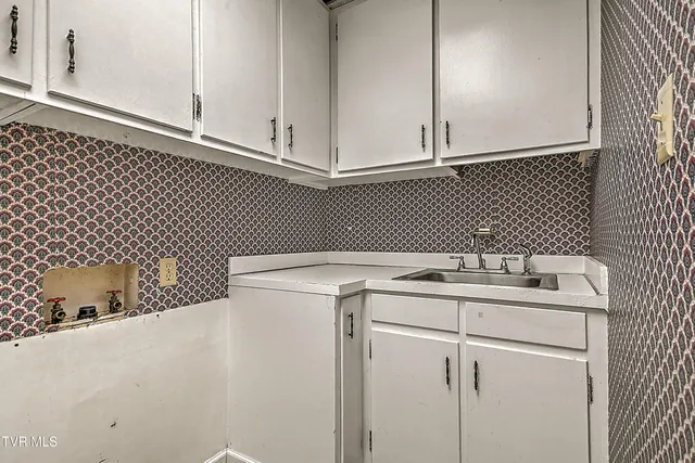 $260,000 | 605 Redstone Drive, Unit 21, Bristol, TN 37620