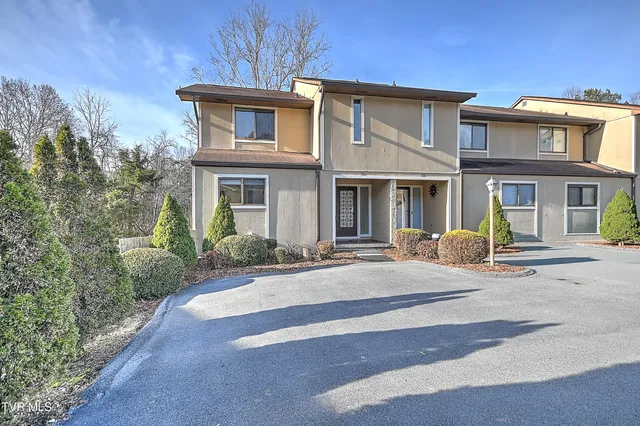$260,000 | 605 Redstone Drive, Unit 21, Bristol, TN 37620