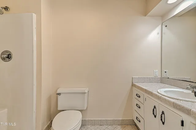 $260,000 | 605 Redstone Drive, Unit 21, Bristol, TN 37620