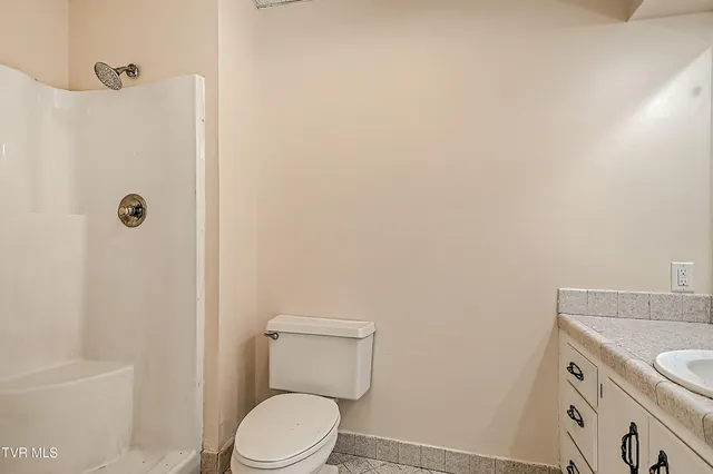 $260,000 | 605 Redstone Drive, Unit 21, Bristol, TN 37620