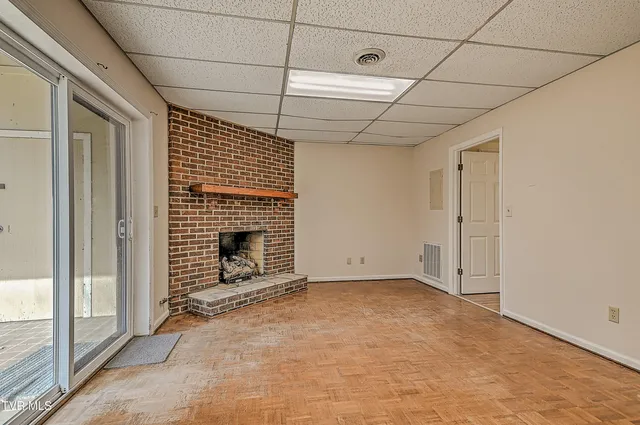 $260,000 | 605 Redstone Drive, Unit 21, Bristol, TN 37620