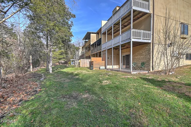 $260,000 | 605 Redstone Drive, Unit 21, Bristol, TN 37620