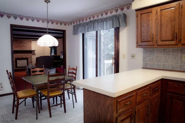 $724,900 | 4 Hickory Lane, Whitehouse Station, NJ 08889